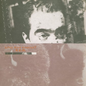 R.E.M. 1986 - Life&#39;s Rich Pageant (Deluxe) - Na escolha de 10 álbuns musicais, 10 filmes ou desenhos, o Pen-Drive será grátis...Aproveite!
