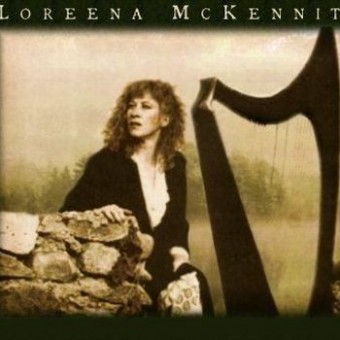 Loreena McKennitt 1989 - North Park Gallery Victoria BC - Na escolha de 10 álbuns musicais, 10 filmes ou desenhos, o Pen-Drive será grátis...Aproveite!