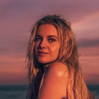 Kelsea Ballerini 2020 - Essentials - Na escolha de 10 álbuns musicais, 10 filmes ou desenhos, o Pen-Drive será grátis...Aproveite!