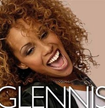 Glennis Grace 2005 - Glennis - Na escolha de 10 álbuns musicais, 10 filmes ou desenhos, o Pen-Drive será grátis...Aproveite!